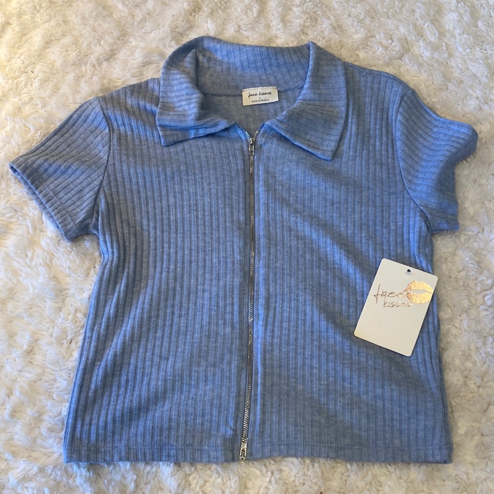 Cute blue zip top with collar🌊🌸